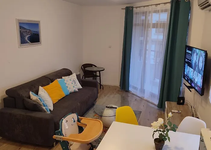 Aivazovsky Park Anchialos H14 *